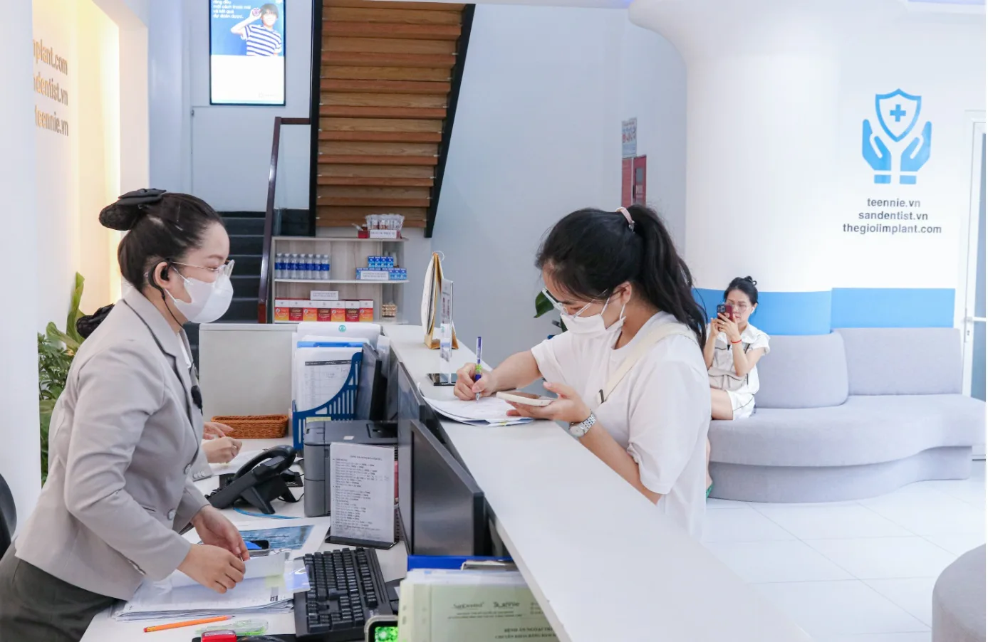 Quý khách hàng có thể thanh toán bằng nhiều hình thức khác nhau tại thegioiimplant