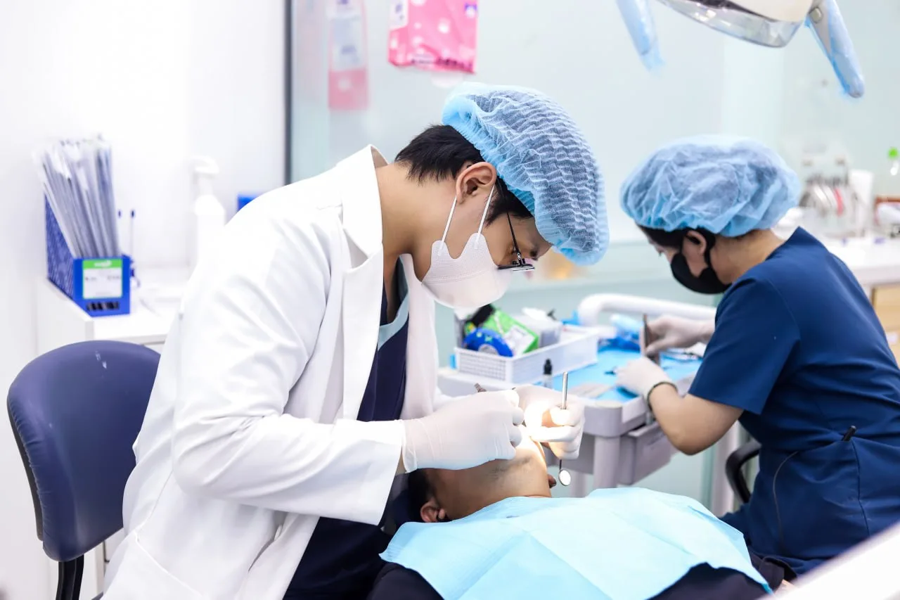 trồng răng implant tphcm
